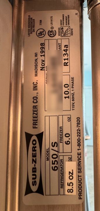 Sub-Zero 650/S built-in refrigerator rating plate listing R134a refrigerant